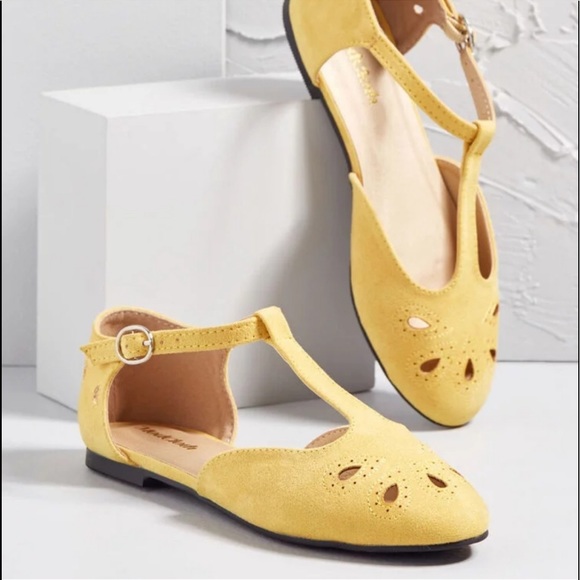 Shoes - NIB MODCLOTH THE ZEST IS HISTORY MUSTARD FLATS